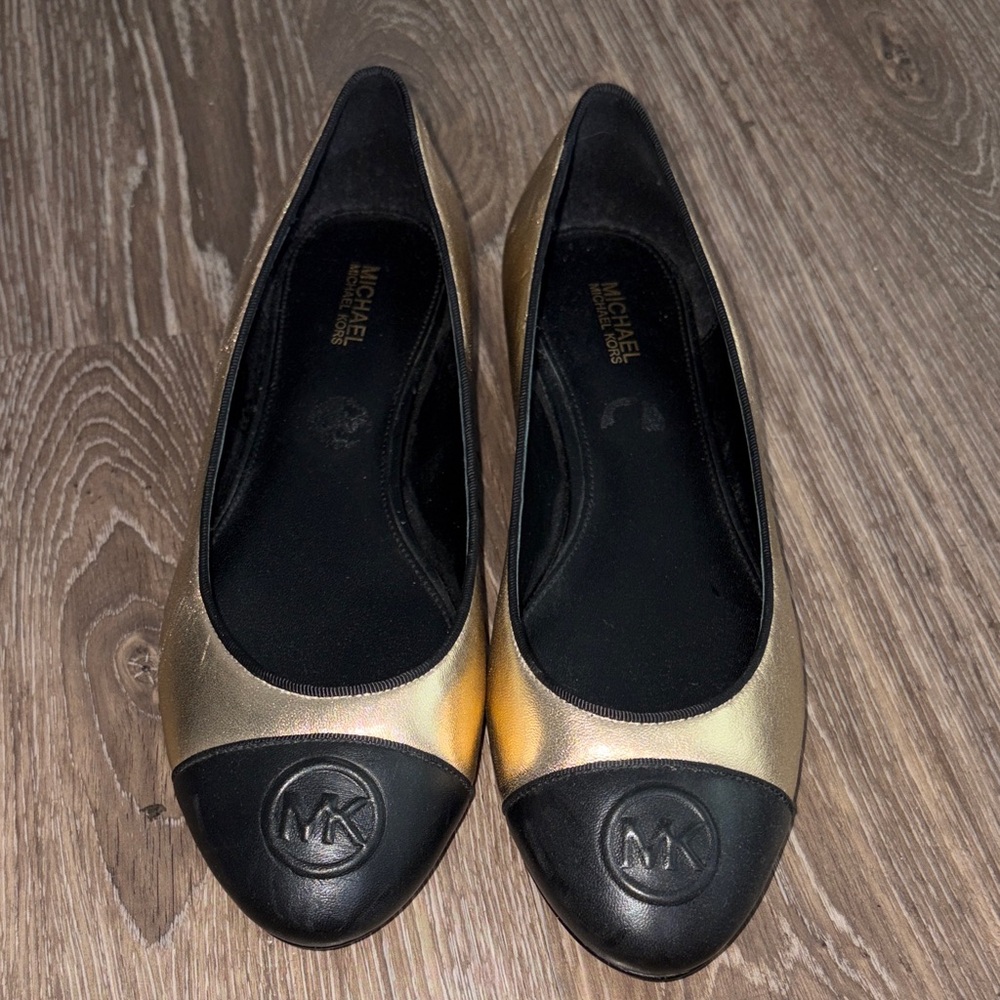 MICHAEL MICHAEL KORS
Dylyn Metallic Gold Leather Ballet Flat